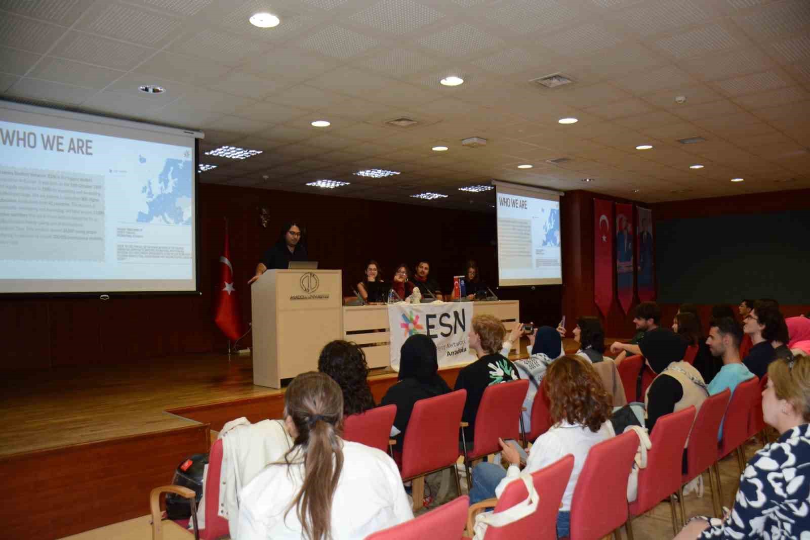 anadolu-universitesinde-gelen-degisim-ogrencileri-icin-oryantasyon-toplantisi-duzenlendi