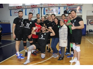Voleybol Erkekler 1. Ligi: Düzce Belediyespor: 3 - Altekma: 2