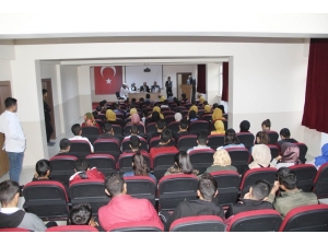 Çemişgezek’te Hadis Okuma Yarışması