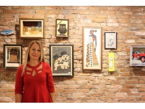 Şehir Şehir Gezerek Eserlerini Sergiliyor