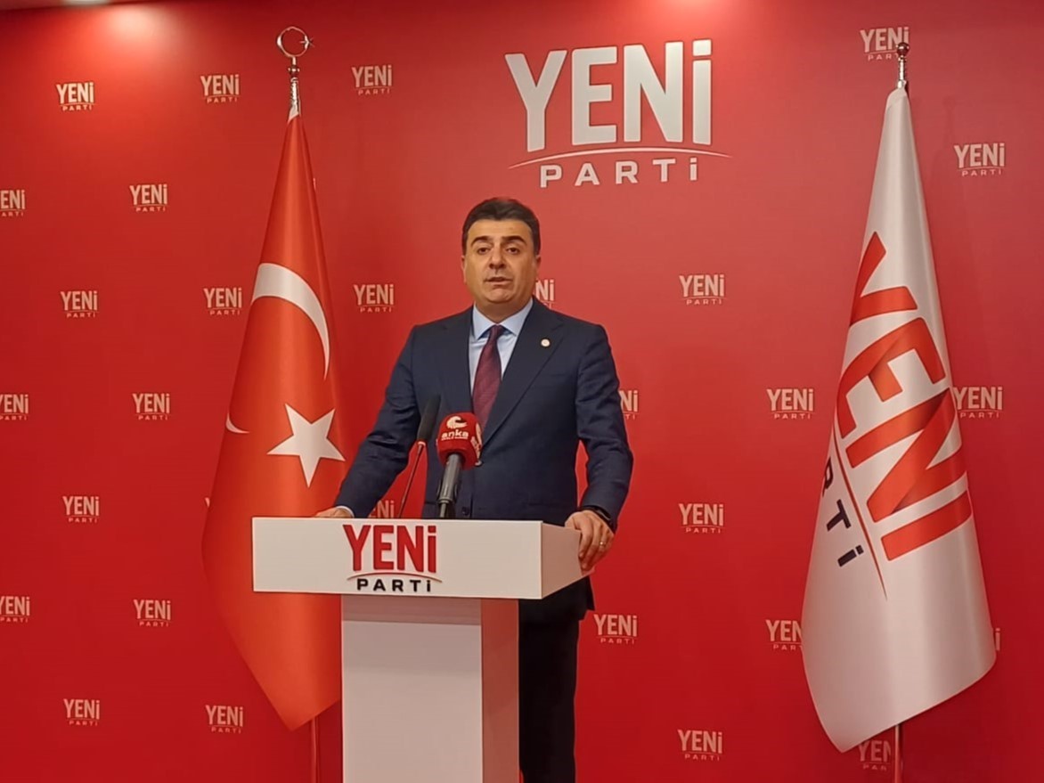 yeni-parti-sozcusu-emre-yeni-parti-isminin-basina-kucuk-bir-duzenleme-koyarak-konuyu-kapatabiliriz