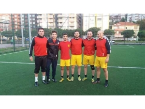 Maçta Kalp Krizi Geçiren Futbolcu Hayatını Kaybetti