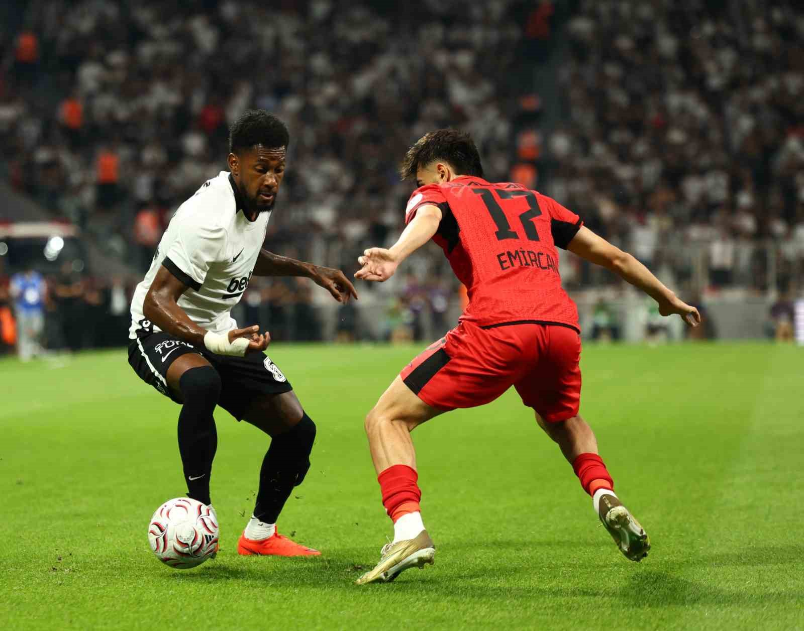 trendyol-super-lig-besiktas-1-corum-fk-0-mac-devam-ediyor