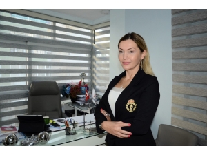 "Yanlış Yıkama Ve Fırçalamadan Saçlar Zarar Görebiliyor"