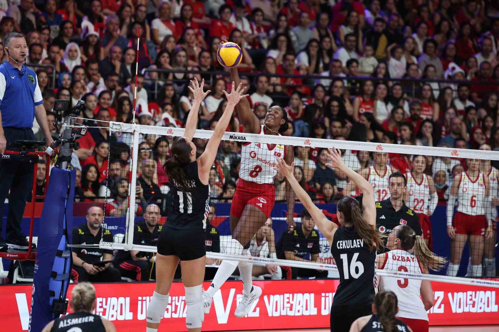 a-milli-kadin-voleybol-takimi-almanya-yi-3-2-maglup-etti