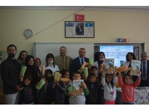 Miniklere Ağız Ve Diş Uygulaması