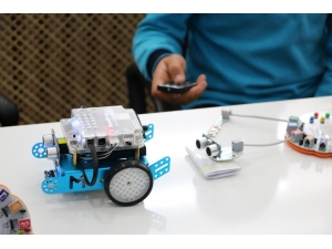Köy Okulunda Robotik Kodlama Sınıfı