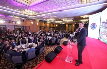bakan-bayraktar-turkiye-tarihinin-en-buyuk-rezervini-kesfederek-gabar-da-petrol-uretiyor