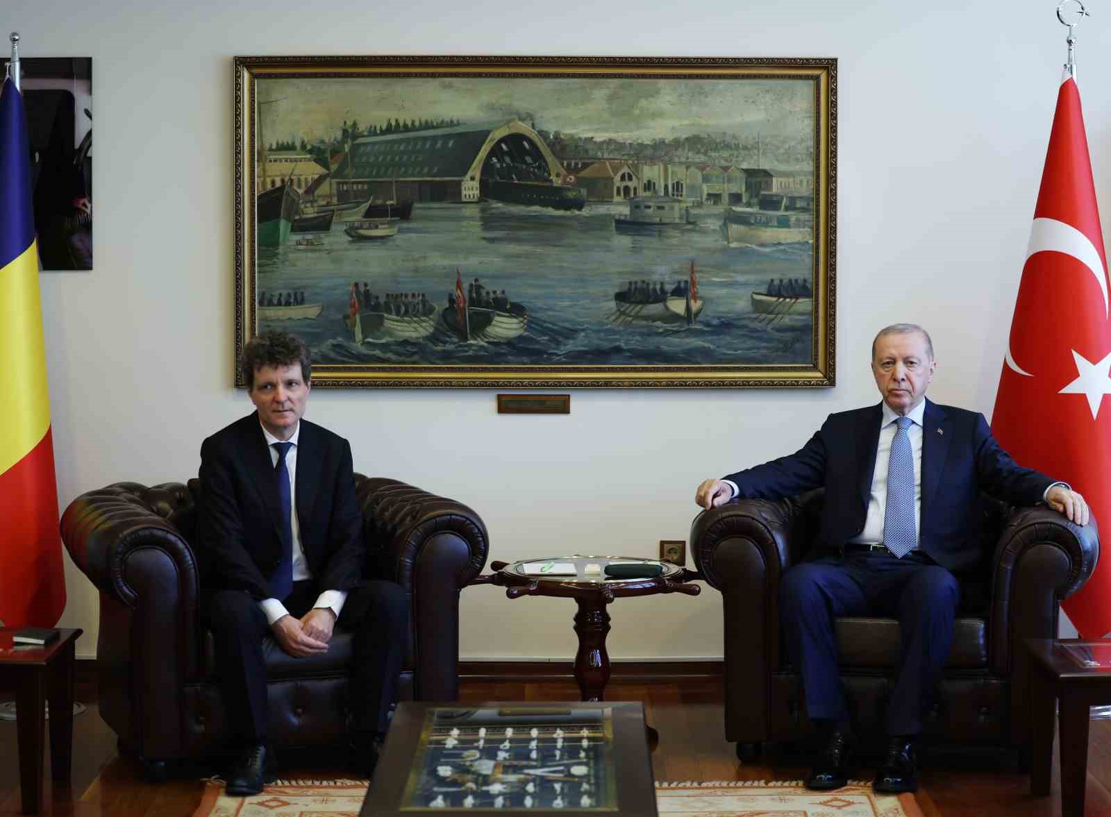 cumhurbaskani-erdogan-romanya-cumhurbaskani-dan-ile-gorustu