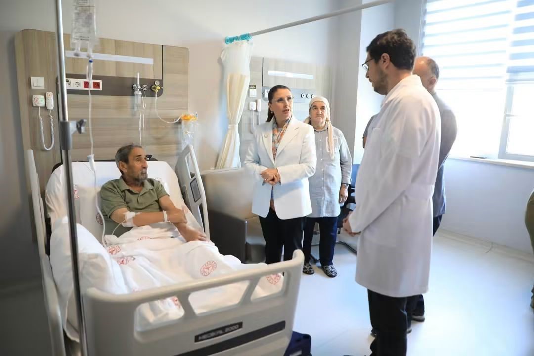 vali-arslan-kibris-gazisini-hastanede-ziyaret-etti