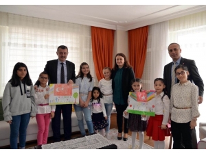 Vali Büyükakın Çocuklara Haklarını Anlattı