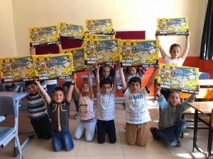 Çocukları Gününde Sevindirdiler