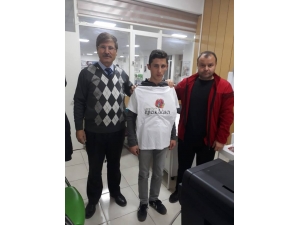 Simav Gençlik Merkezi’nin Bininci Üyesine Ödül