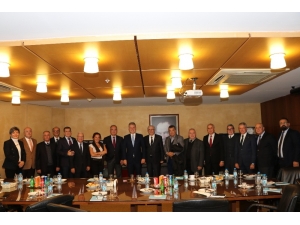 Ege Bölgesi’nden Yıllık 2.2 Milyar Dolarlık Makine İhracatı Yapılıyor