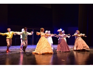 “Varyemez’’ Adlı Oyun Bilecik’te Sahne Aldı