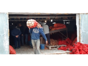 Depolara Baskın Yapıldı, Soğan Fiyatları 30 Kuruş Düştü