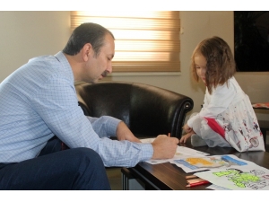 Kızı İçin Çizdiği Resimler Kitap Oldu