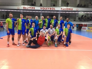 Kartepe Belediyespor Voleybolda Liderliği Bırakmıyor