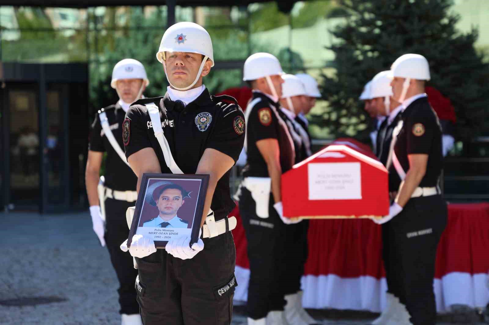 elazig-da-trafik-kazasinda-hayatini-kaybeden-polis-memleketine-ugurlandi
