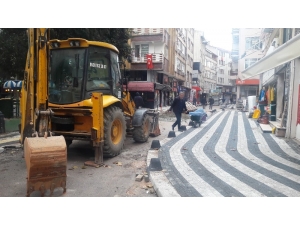 İzmit’in Sokakları Dekoratif Kaldırım Taşlarıyla Güzelleşiyor