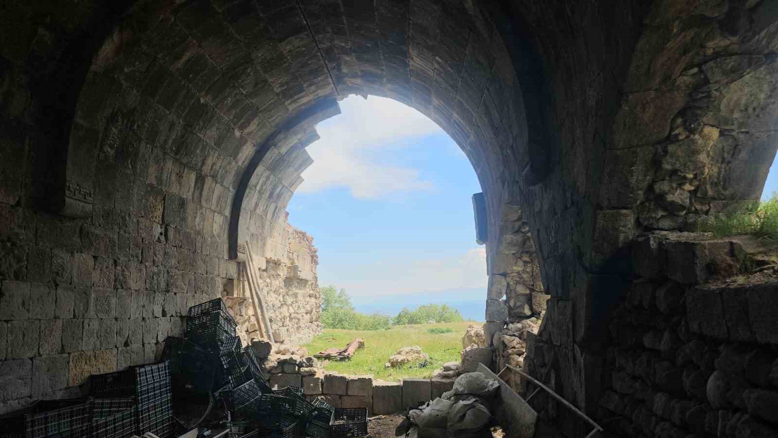 bitlis-in-tarihi-mirasi-sessizce-yok-oluyor-lale-pasa-hani-ilgi-bekliyor
