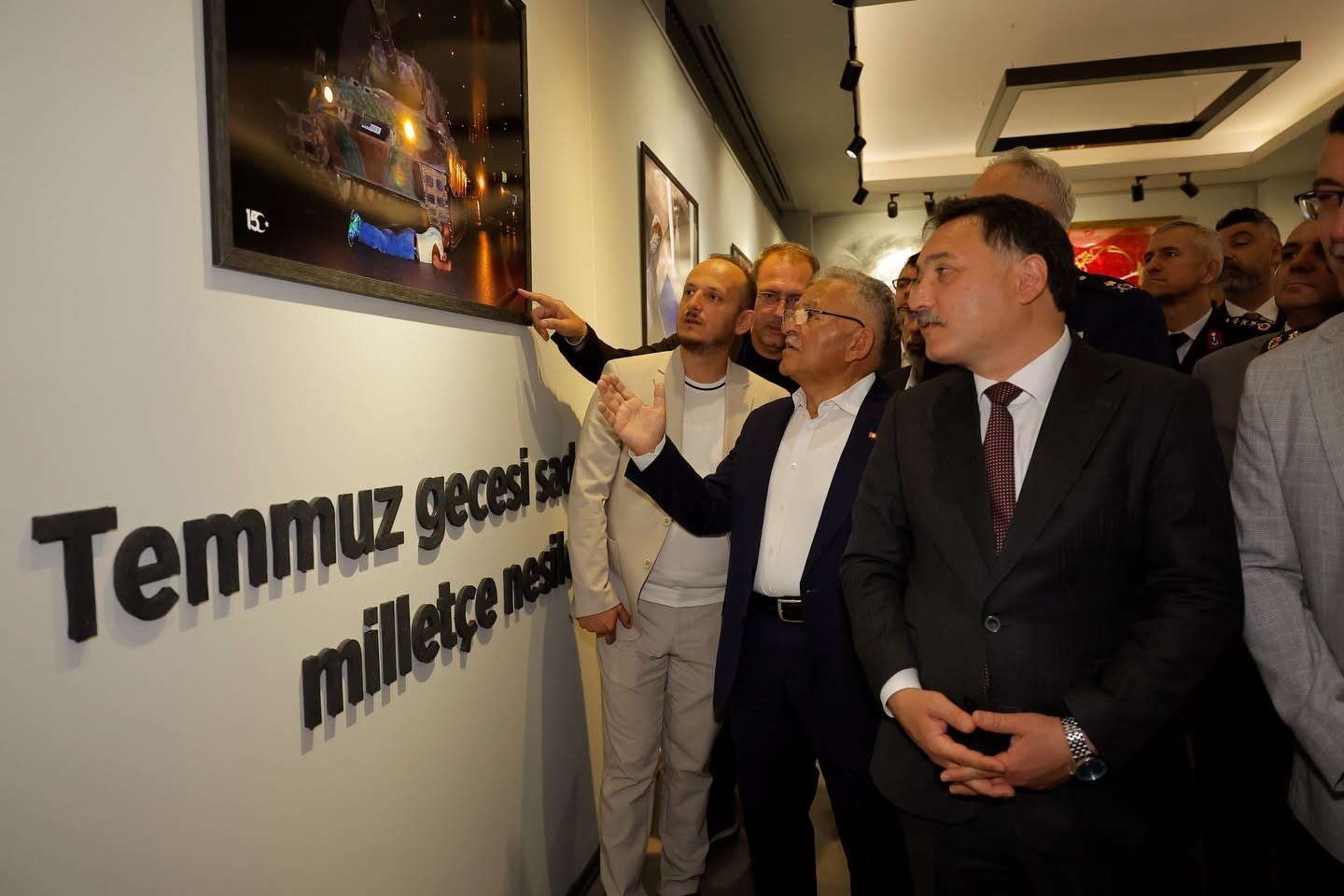 baskan-buyukkilic-bu-millet-esareti-kabul-etmez-bayragini-yere-dusurmez