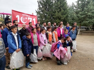 Çocukların Yüreğine Dokundular