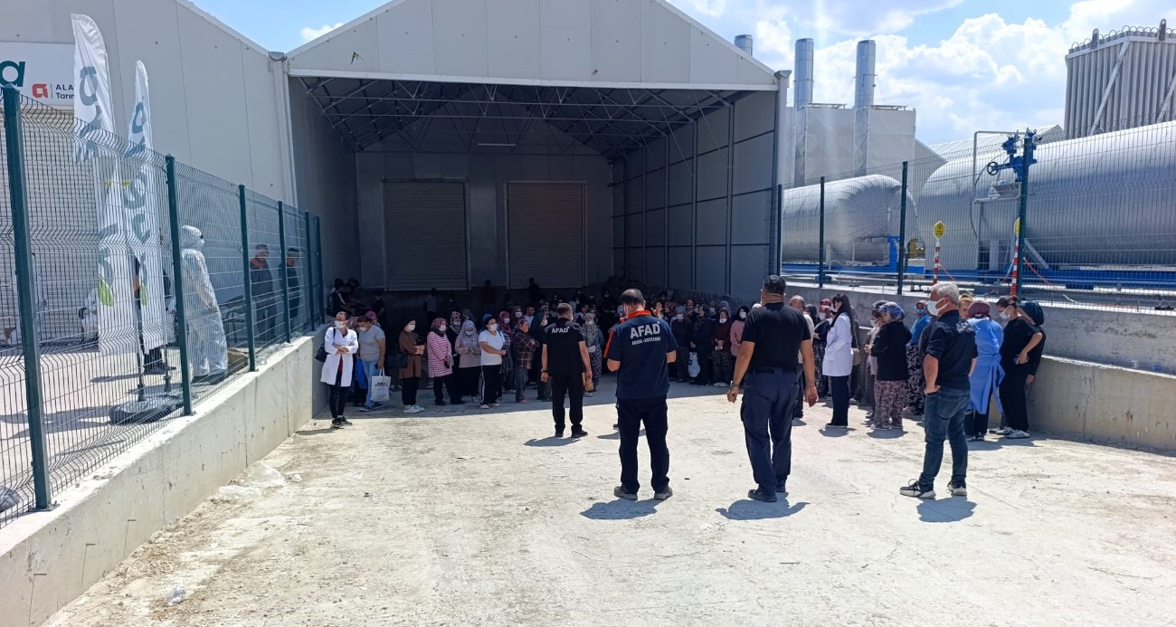 serada-yasanan-zehirlenme-olayinda-24-kisi-hastaneye-kaldirildi