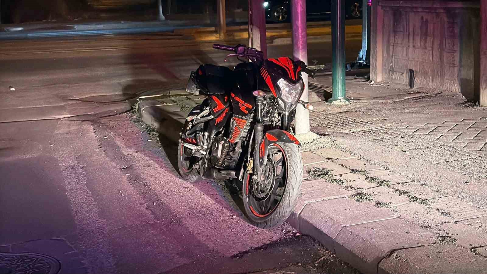 kasksiz-ehliyetsiz-ve-sahte-plakali-motosikletliye-182-bin-500-tl-ceza