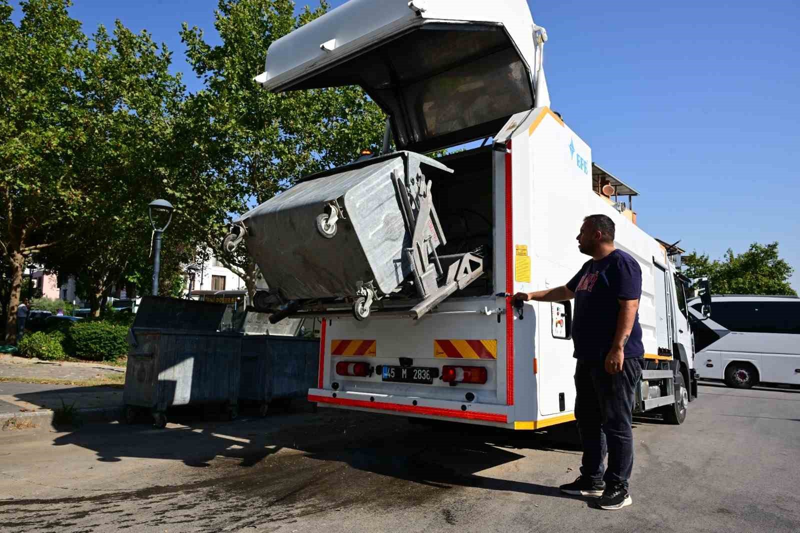 buyuksehir-den-cop-konteynerlerinde-temizli-seferberligi