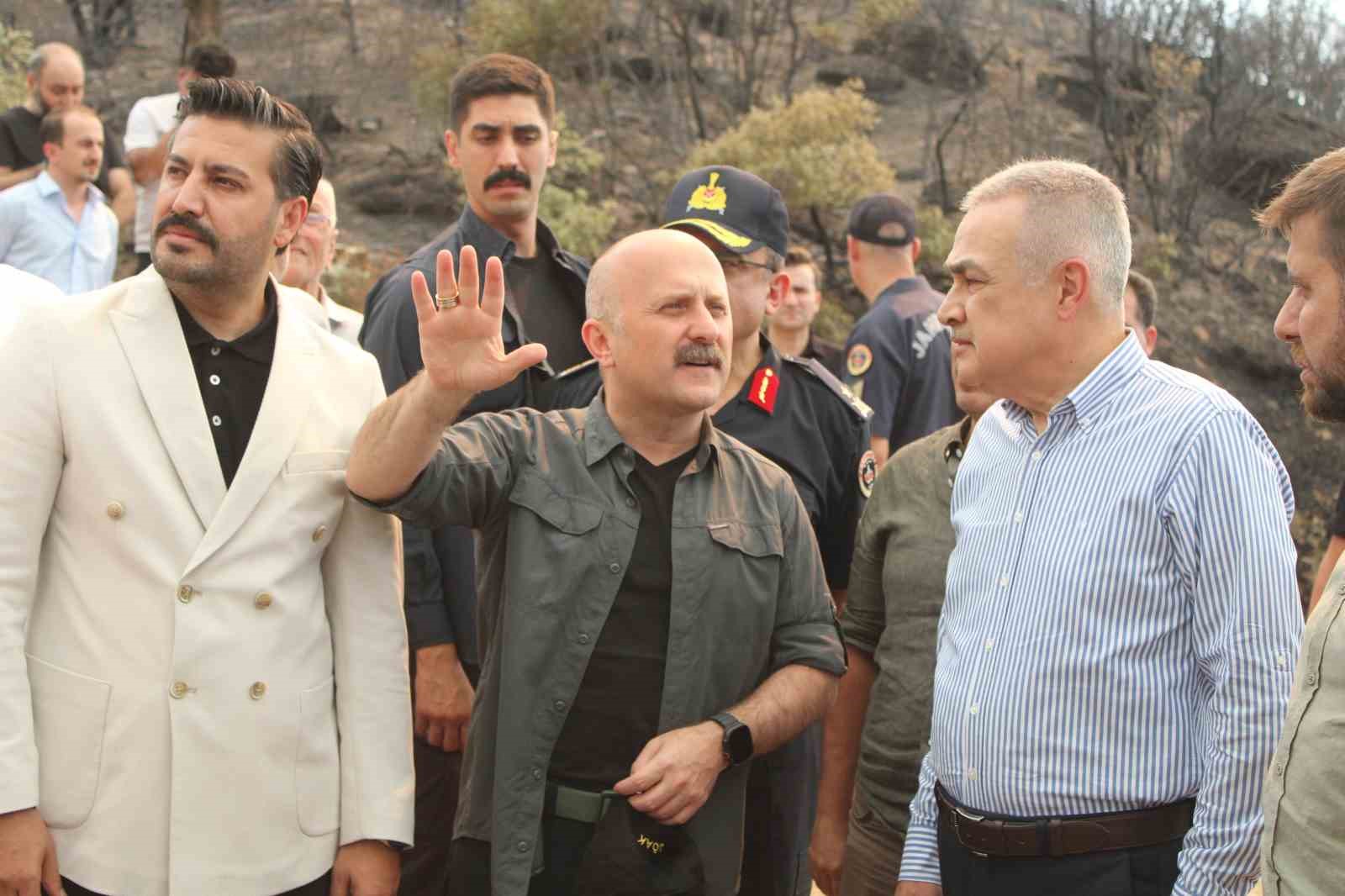 vali-varol-yangini-tamamen-kontrol-altina-almak-icin-805-personel-sahada-gorev-yapiyor