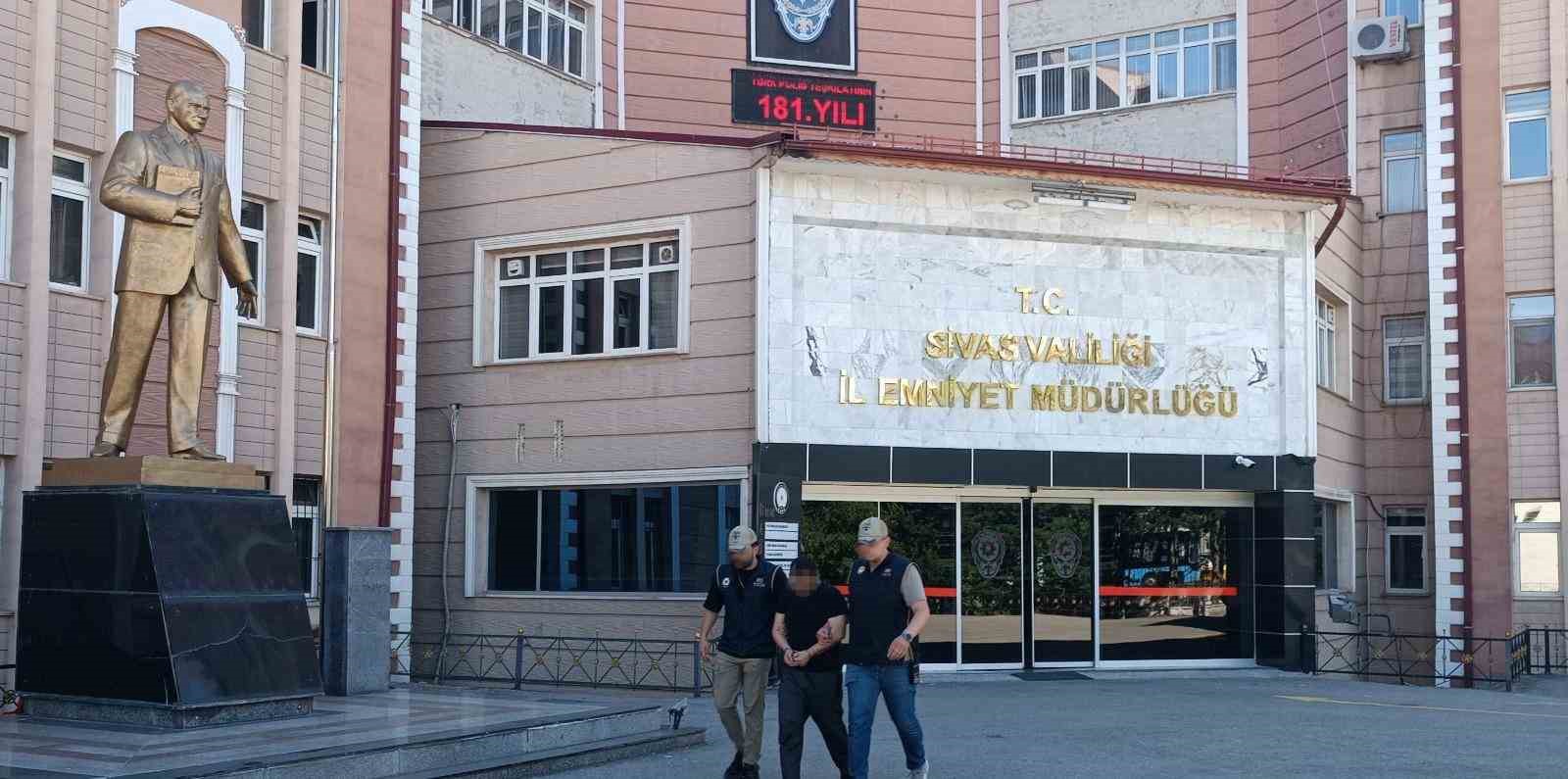 sivas-ta-feto-hukumlusu-yakalanarak-cezaevine-gonderildi