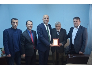 En Yaşlı Öğretmeni Ziyaret Edip Öğretmenler Günü’nü Kutladılar