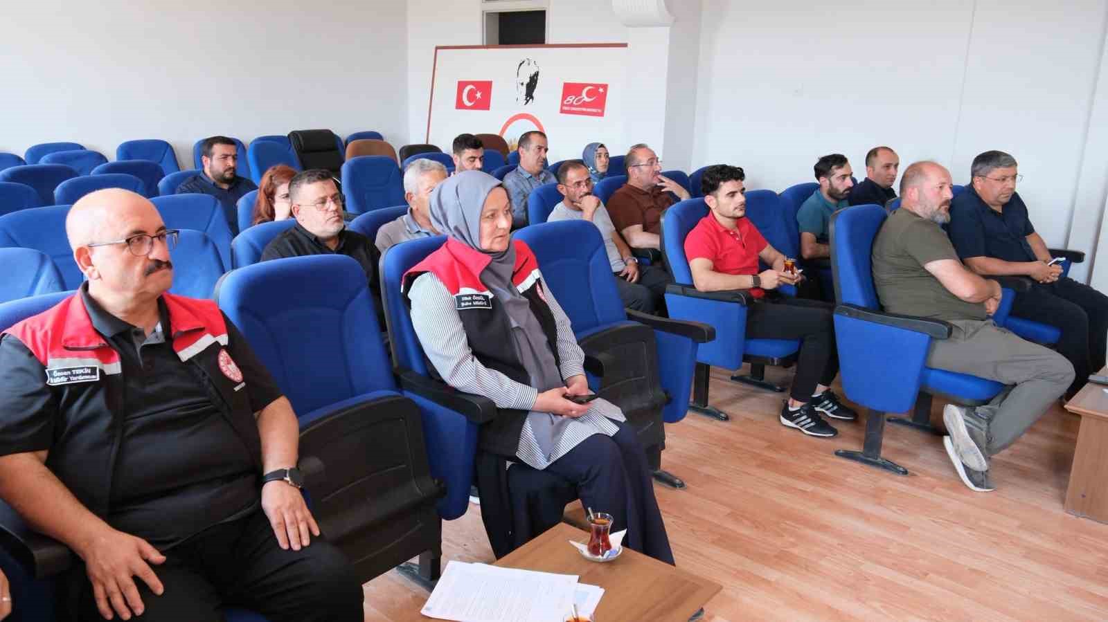 erzincan-da-bitki-koruma-urunleri-bayilerine-b-recete-egitimi-verildi