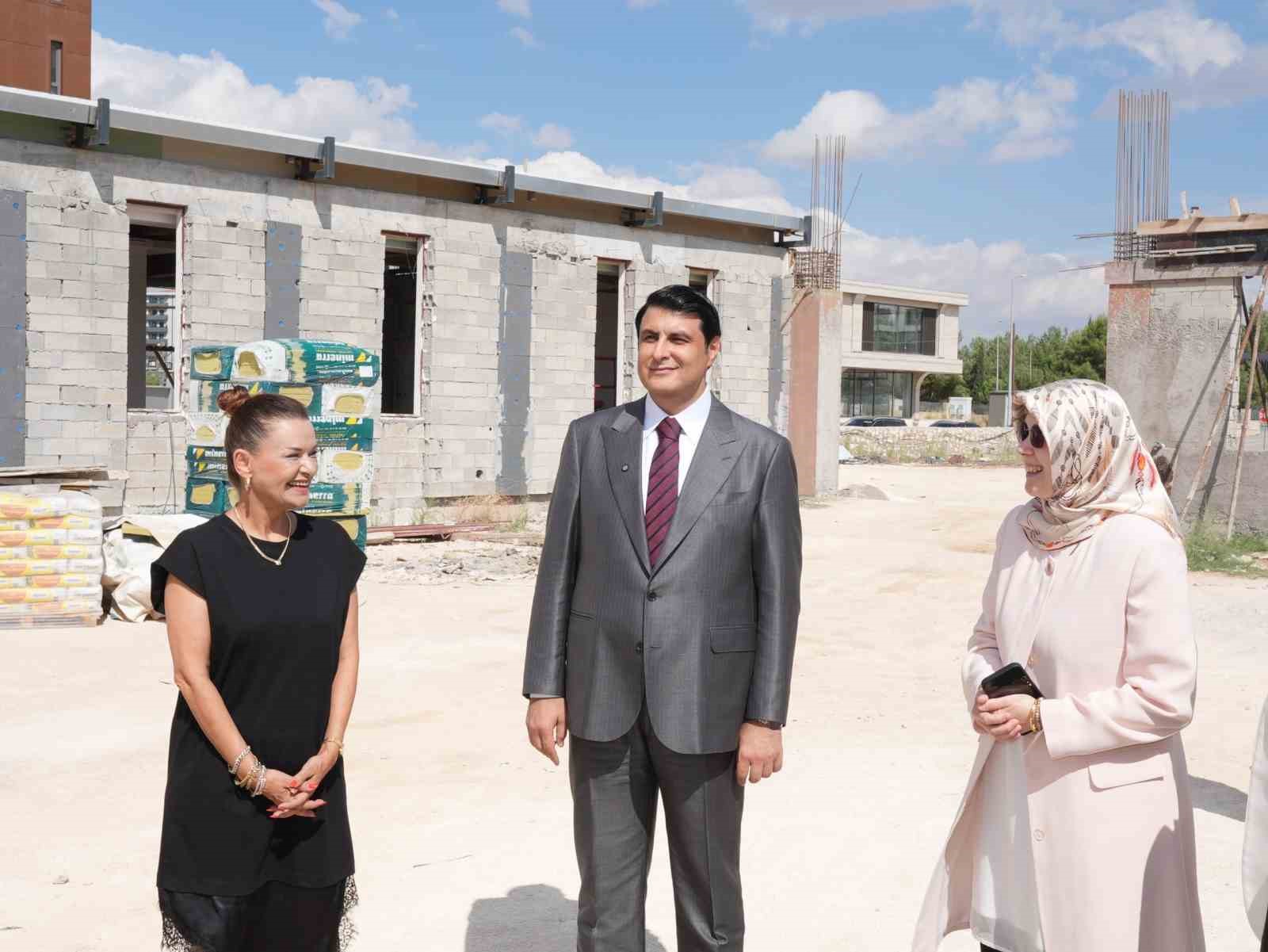 yilmaz-dan-gaziantep-otizm-vakfi-okulu-na-ziyaret