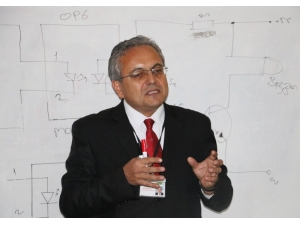 50 Yaşındaki Okul Müdürü, 23 Yılda 55 Kitap Yazdı