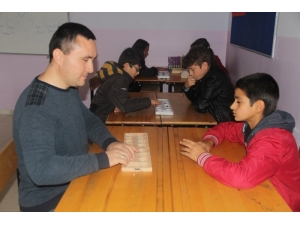 Görmemesi Öğretmesine Engel Değil