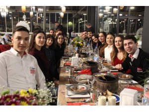 Emekli Öğretmen Ayten Usta’dan Personellerine ’Öğretmenler Günü’ Hediyesi