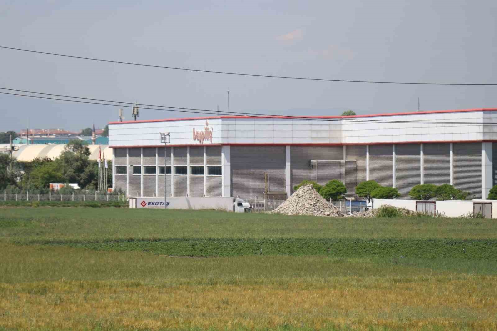 bolu-da-beypilic-te-zehirlenme-34-isci-hastanelik-oldu
