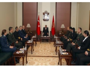 Bakan Akar’dan, Abd’ye, "Suriye Sınırında Oluşturulması Planlanan Gözlem Noktası" Tepkisi