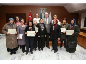 Öğretmenler Günü Şiir Yarışmasında Derece Alanlar Ödüllendirildi