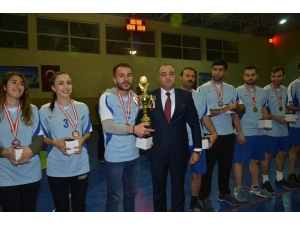Ağrı’da Öğretmenler Arası Voleybol Turnuvası Sona Erdi