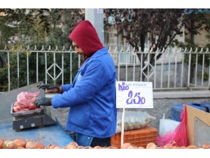 Alınan Önlemler Sonuç Verdi, Soğanın Fiyatı 2,5 Liraya Düştü