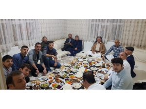 Hakkari’de Aşiret Usulü Öğretmenler Günü