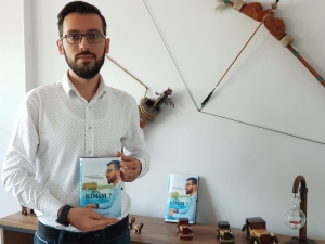 Hikayesini Anlattığı Kitabın Gelirini Mehmetçik Vakfı’na Bağışlayacak