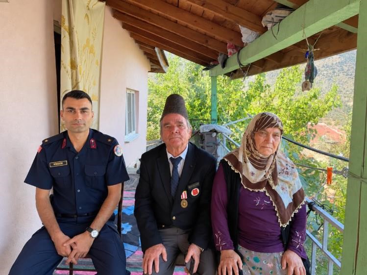bilecik-te-sehit-yakinlari-ve-gazilere-vefa-ziyareti