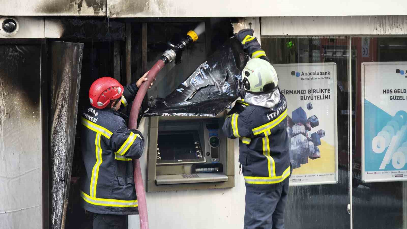 atm-de-cikan-yangin-panige-neden-oldu