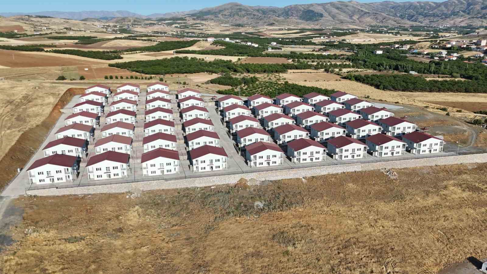 ahbap-dernegi-depremzedeye-ev-sozunu-tutmadi-malatyali-depremzedeler-toplanan-milyonlarca-dolarin-nereye-harcandigini-soruyor
