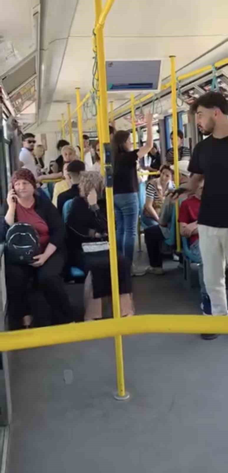 metro-da-yuksek-sesle-konusma-tartismasi