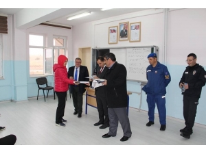 Dumlupınar’da Lise Öğrencilerine Üniversite Hazırlık Kitabı